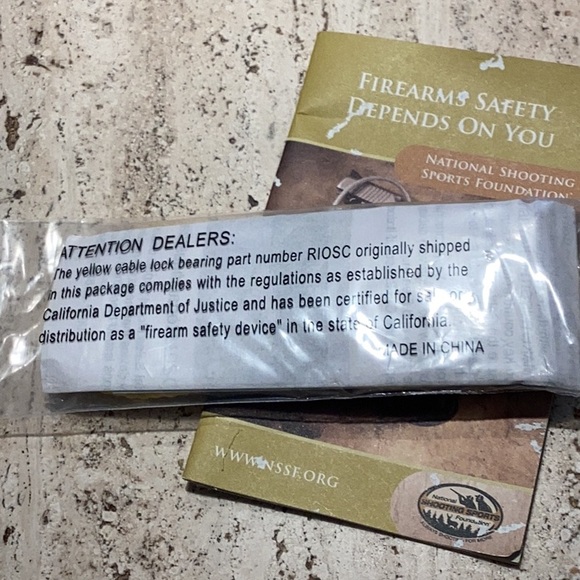 Gun lock - Picture 2 of 2